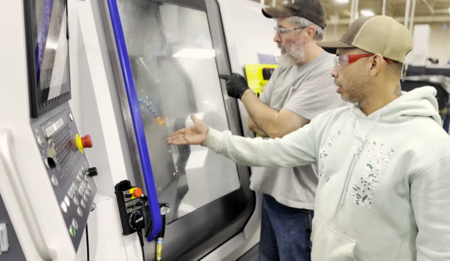 Precision turning with CNC lathe